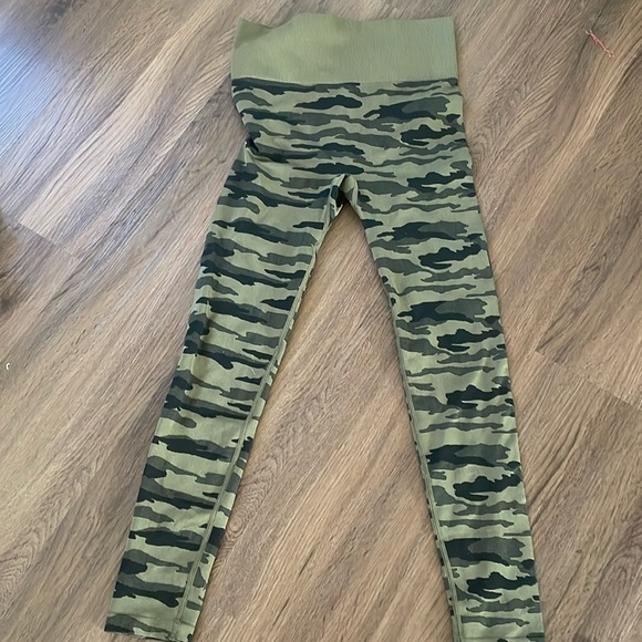 Leggings girl pants Size Small NWOT - Picture 1 of 2